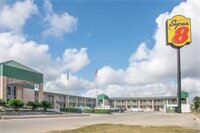 Фото Super 8 by Wyndham Seguin