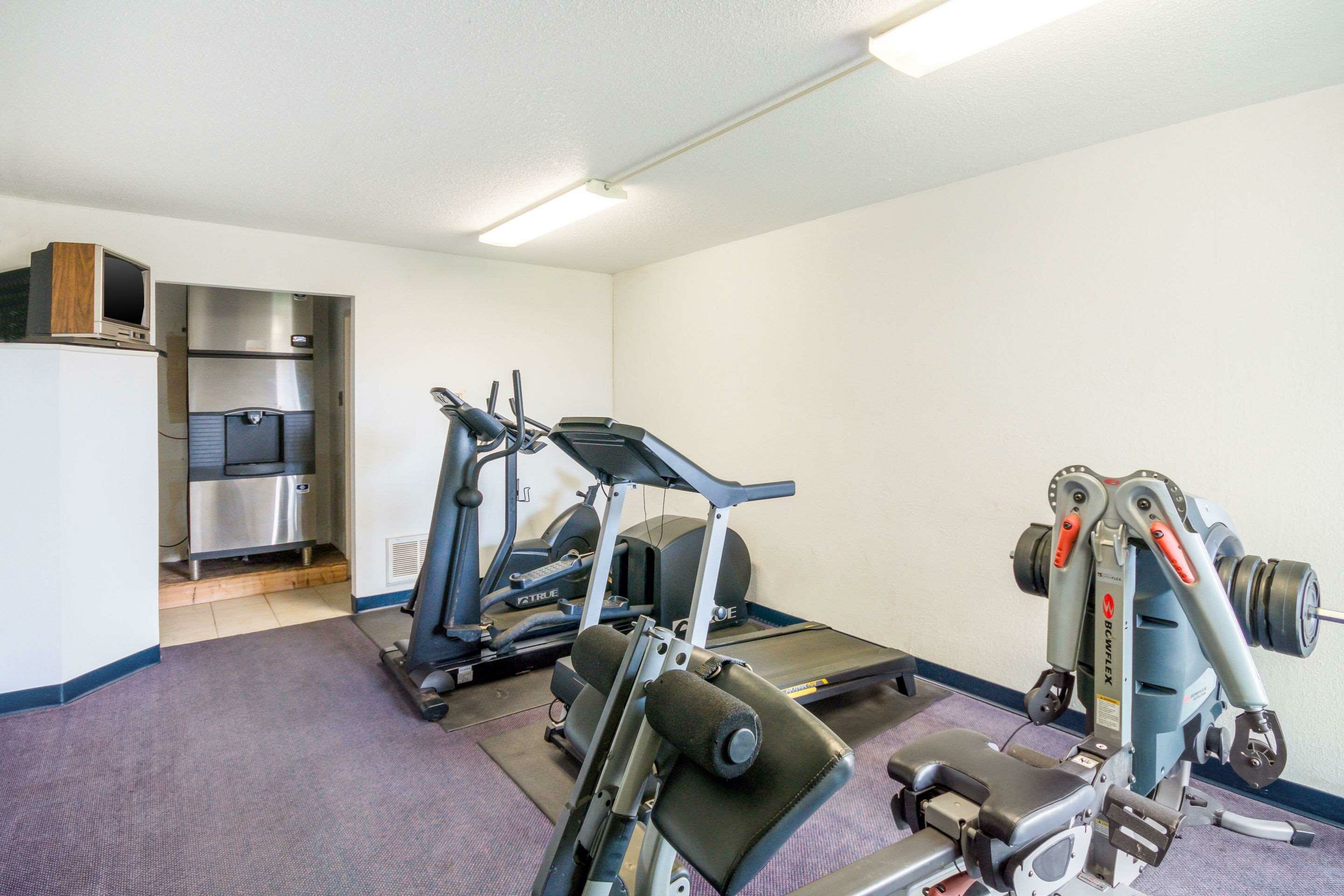 Фото Rodeway Inn & Suites