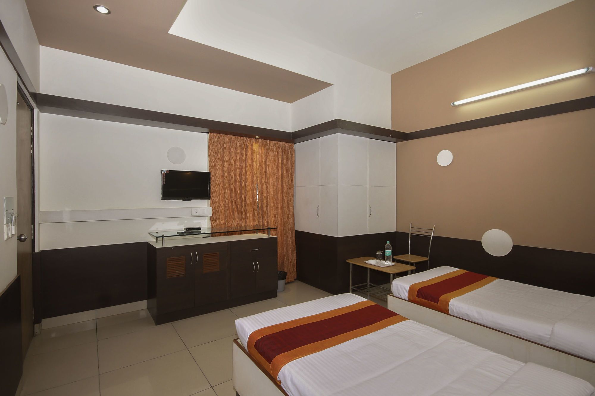 Фото Oyo 8501 Abhimaani Comforts