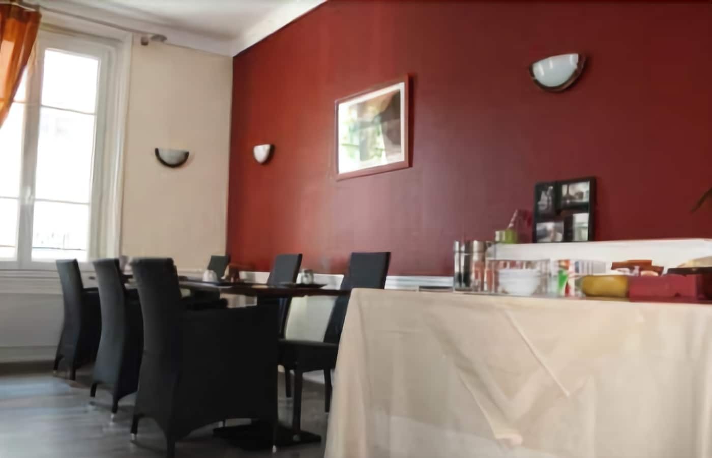 Фото Hôtel Le Home Saint Louis