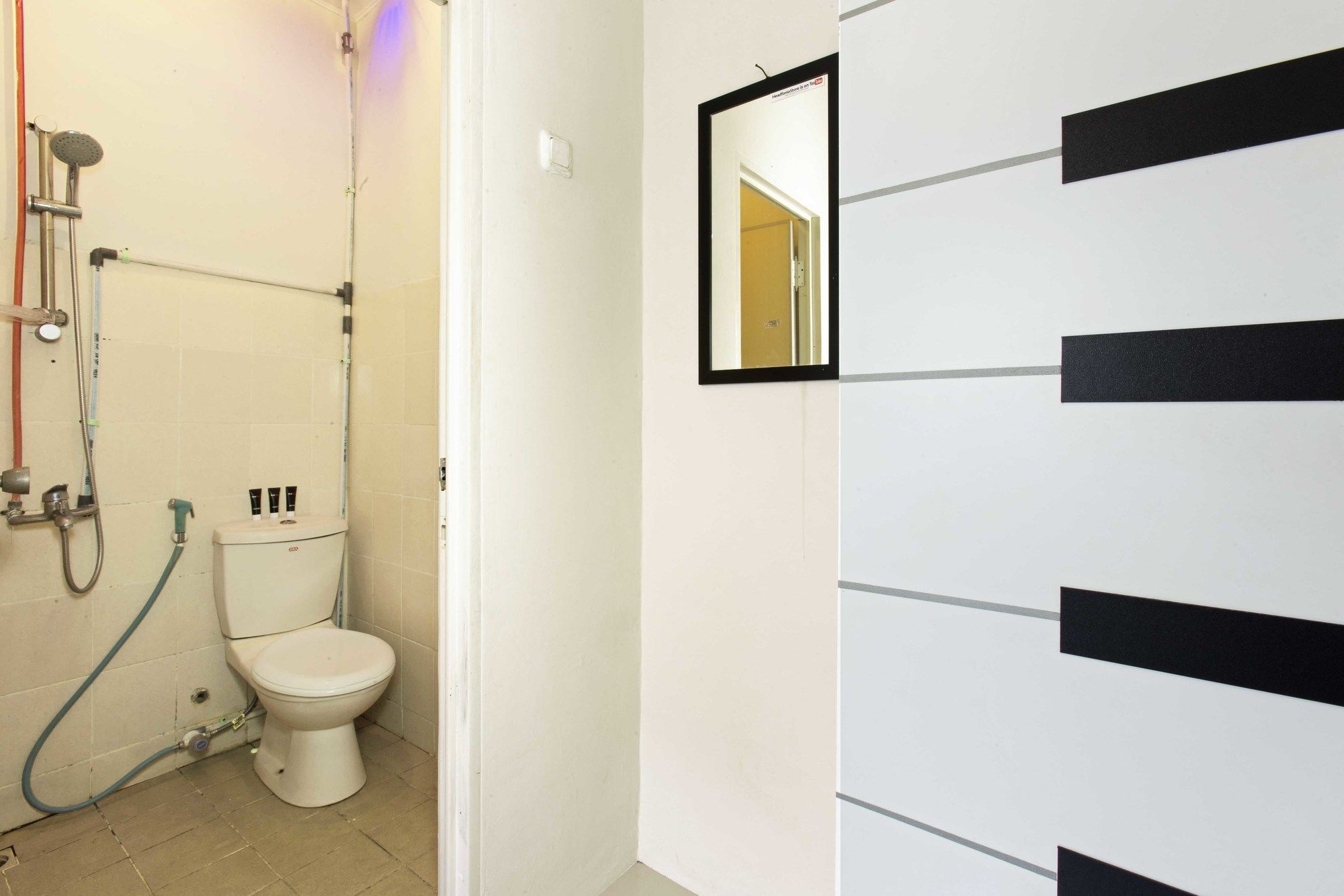 Фото RedDoorz @ Tondano Benhil