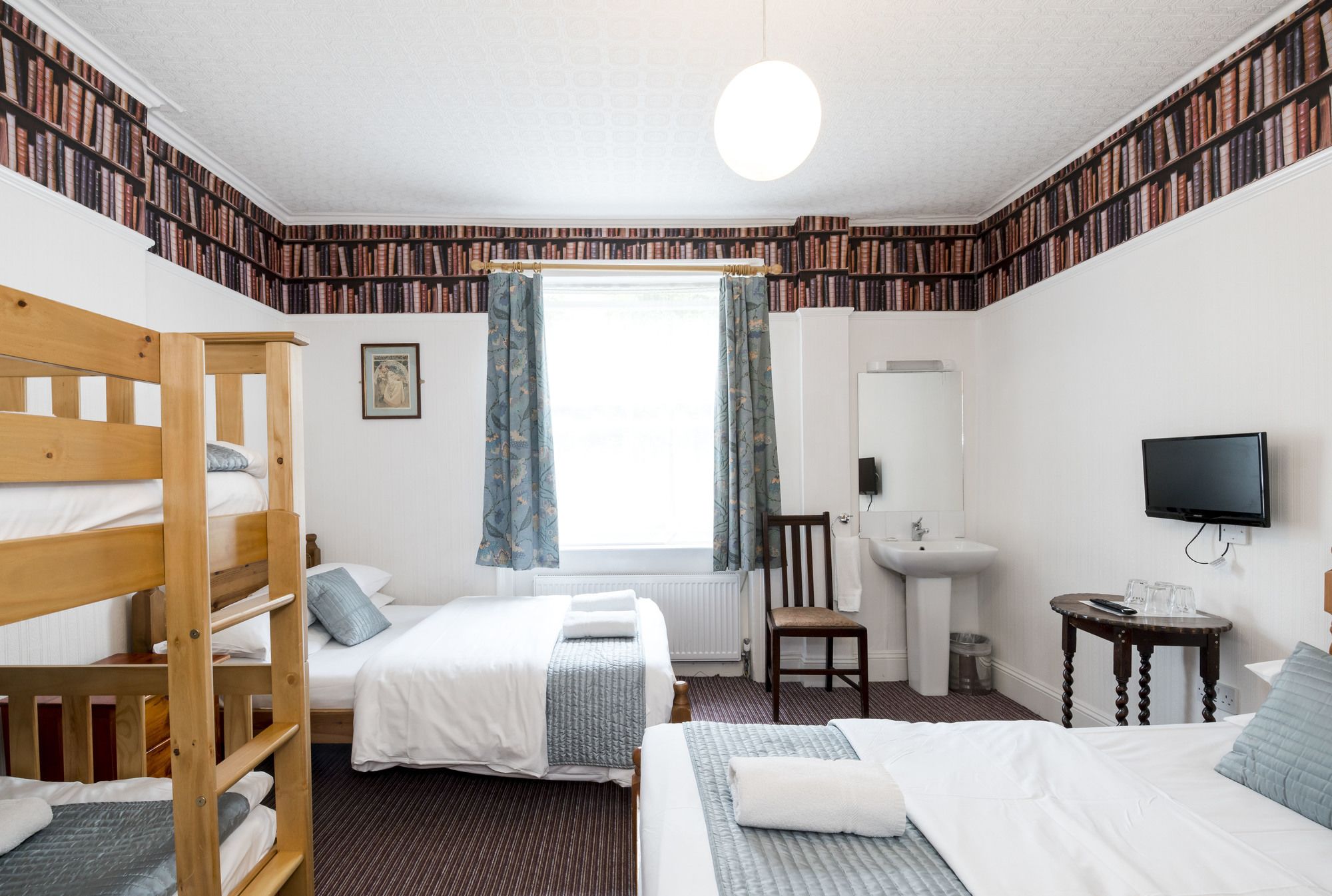 Фото St Athans Hotel