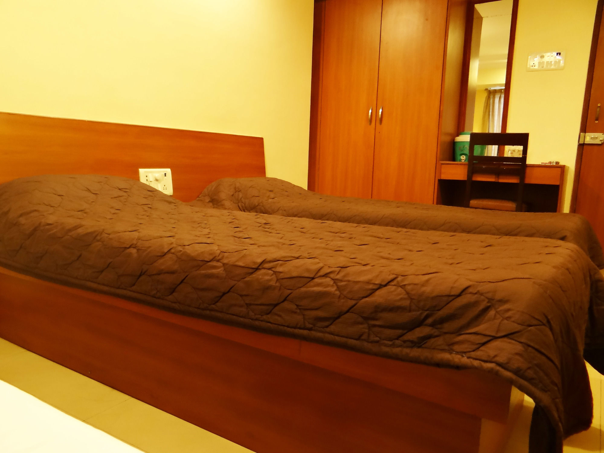 Фото Hotel Lucky Goregaon