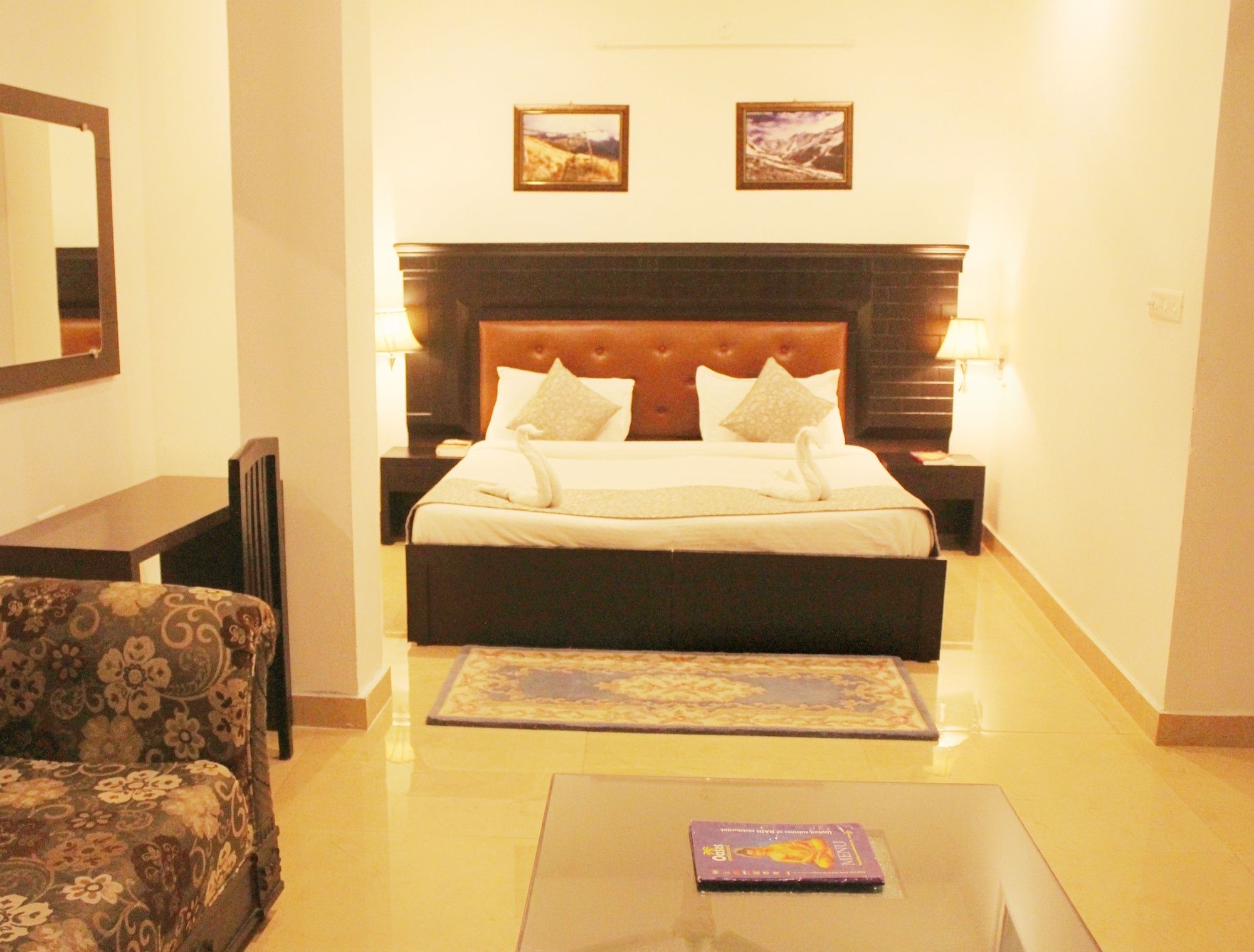 Фото Hotel Ishan A Riverside Retreat