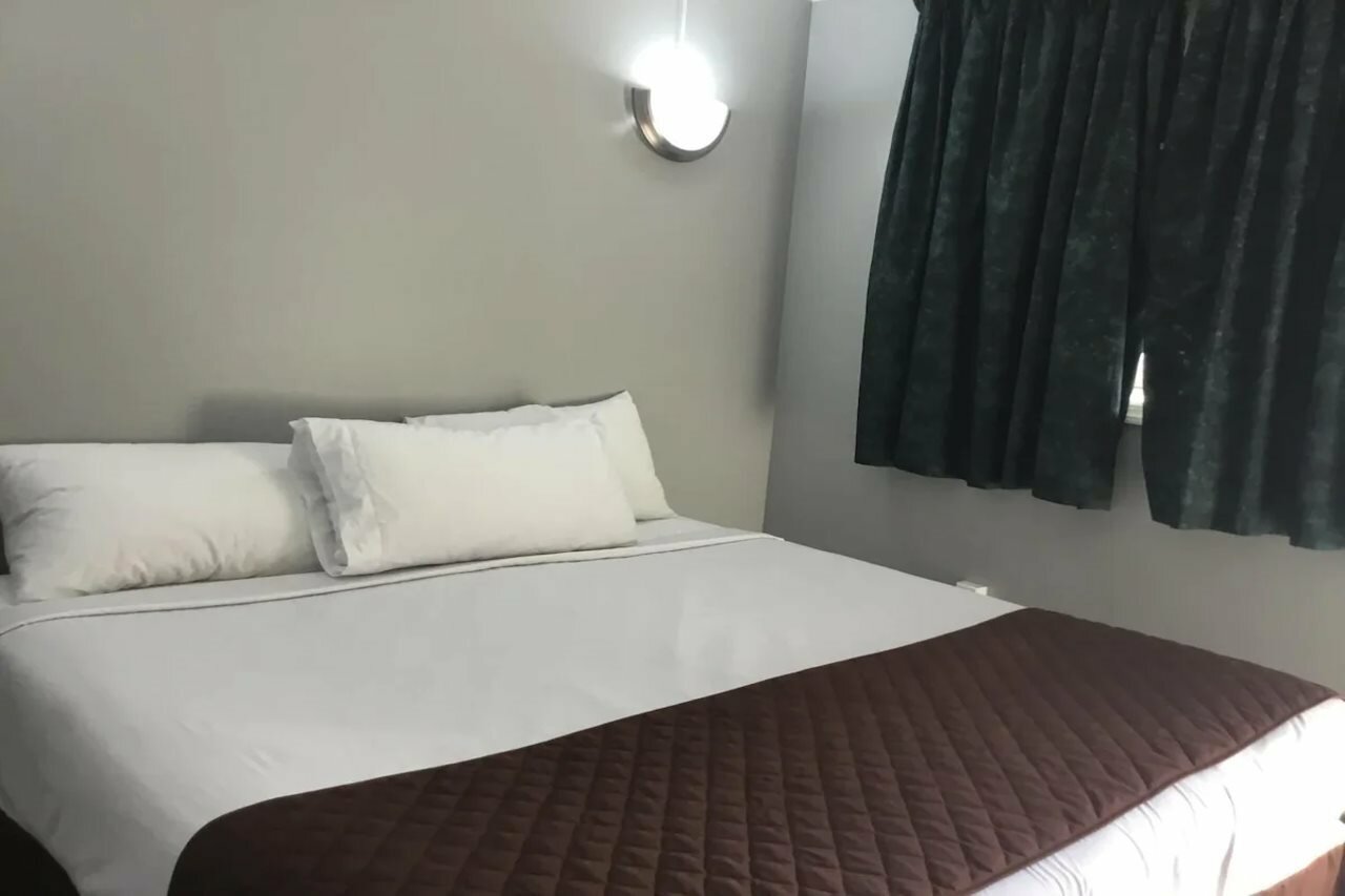 Фото Americas Best Value Inn Avenel Woodbridge