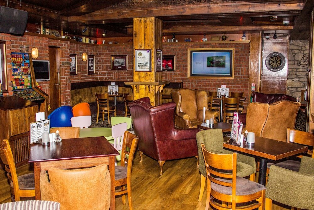 Фото The Commercial Hotel