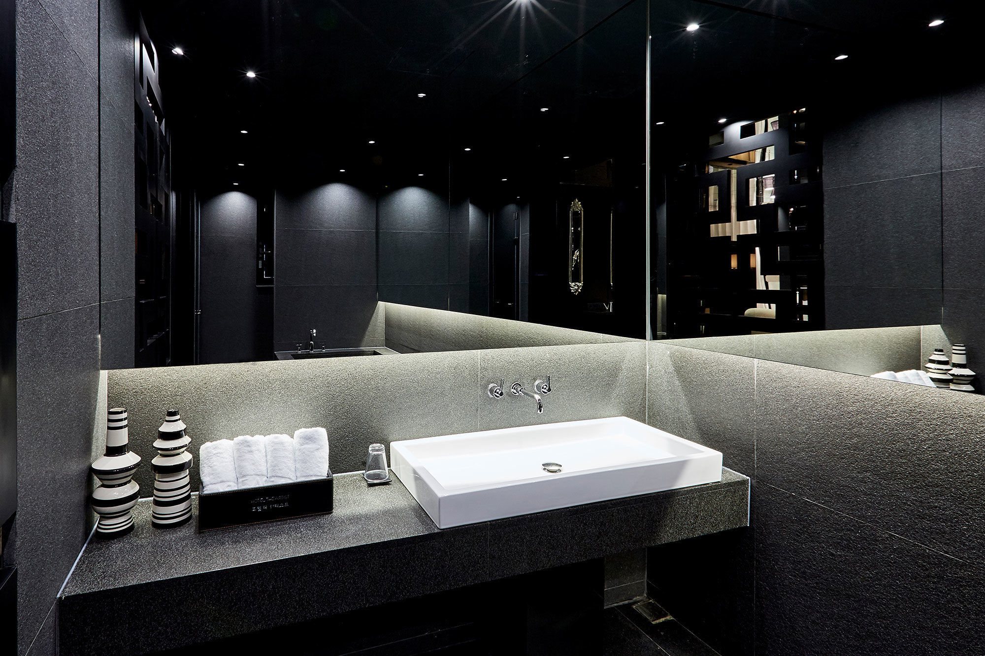 Фото Hotel The Artist Yeoksam