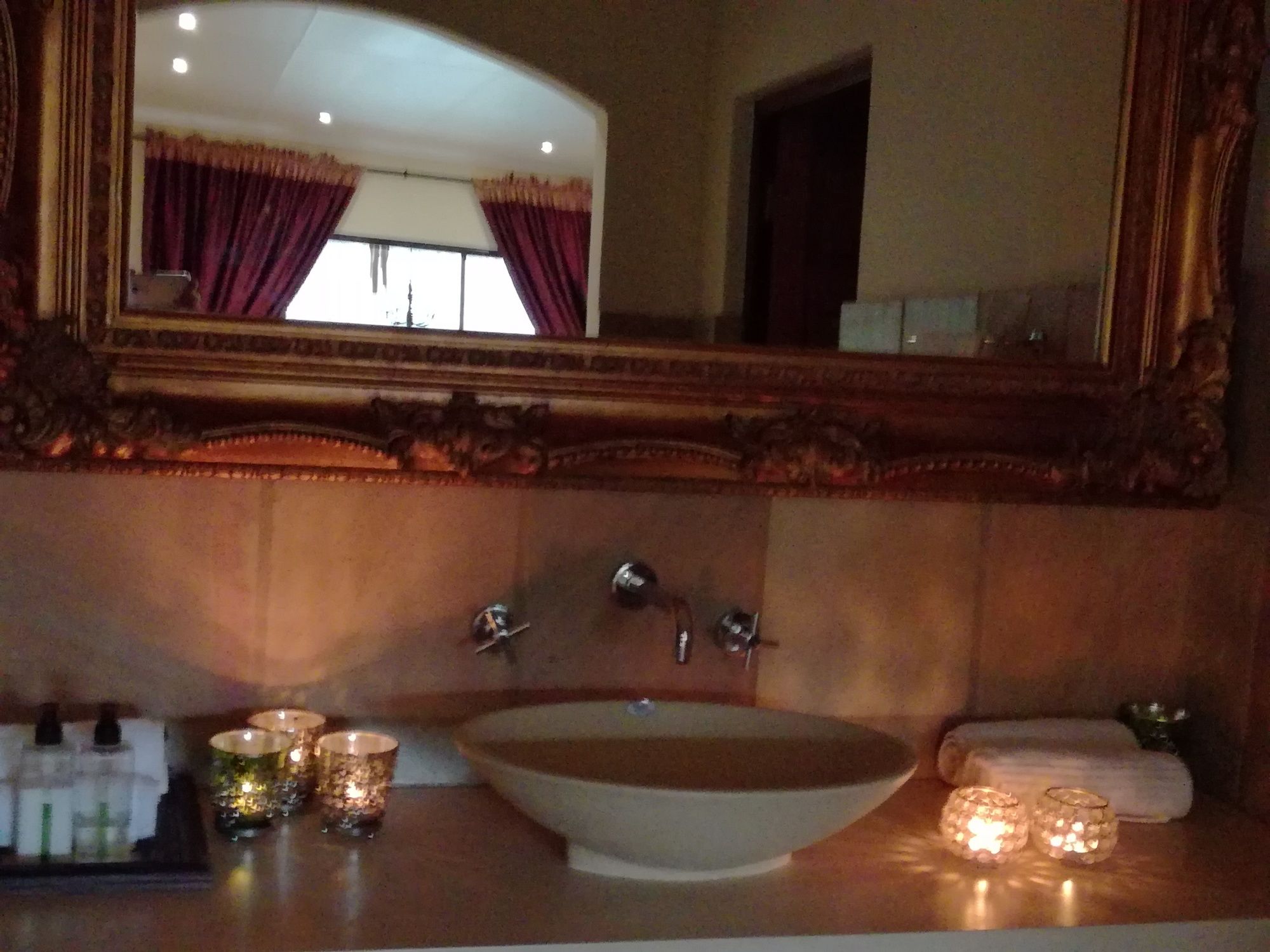 Фото Shangrila Manor - Adults Only