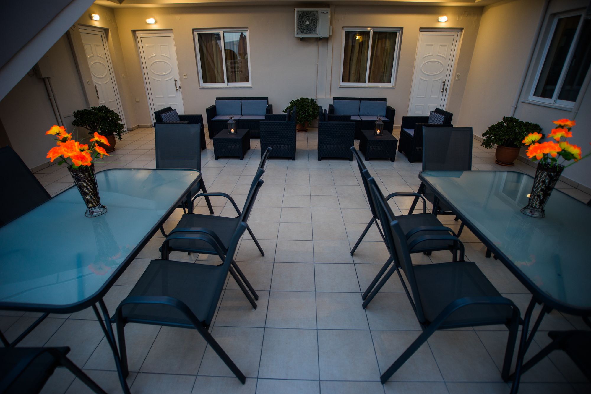 Фото Naiades Luxury Apartments