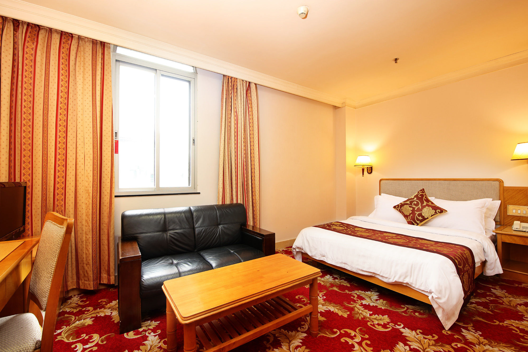 Фото New Asia Hotel