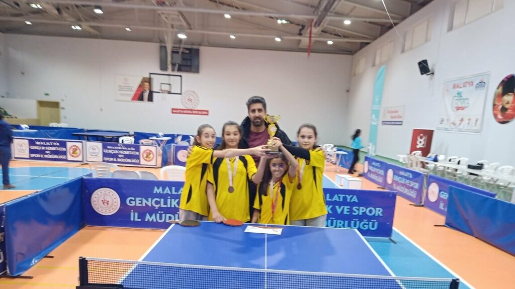 School Ahmet Cokyasar Middle School, Darende, photo