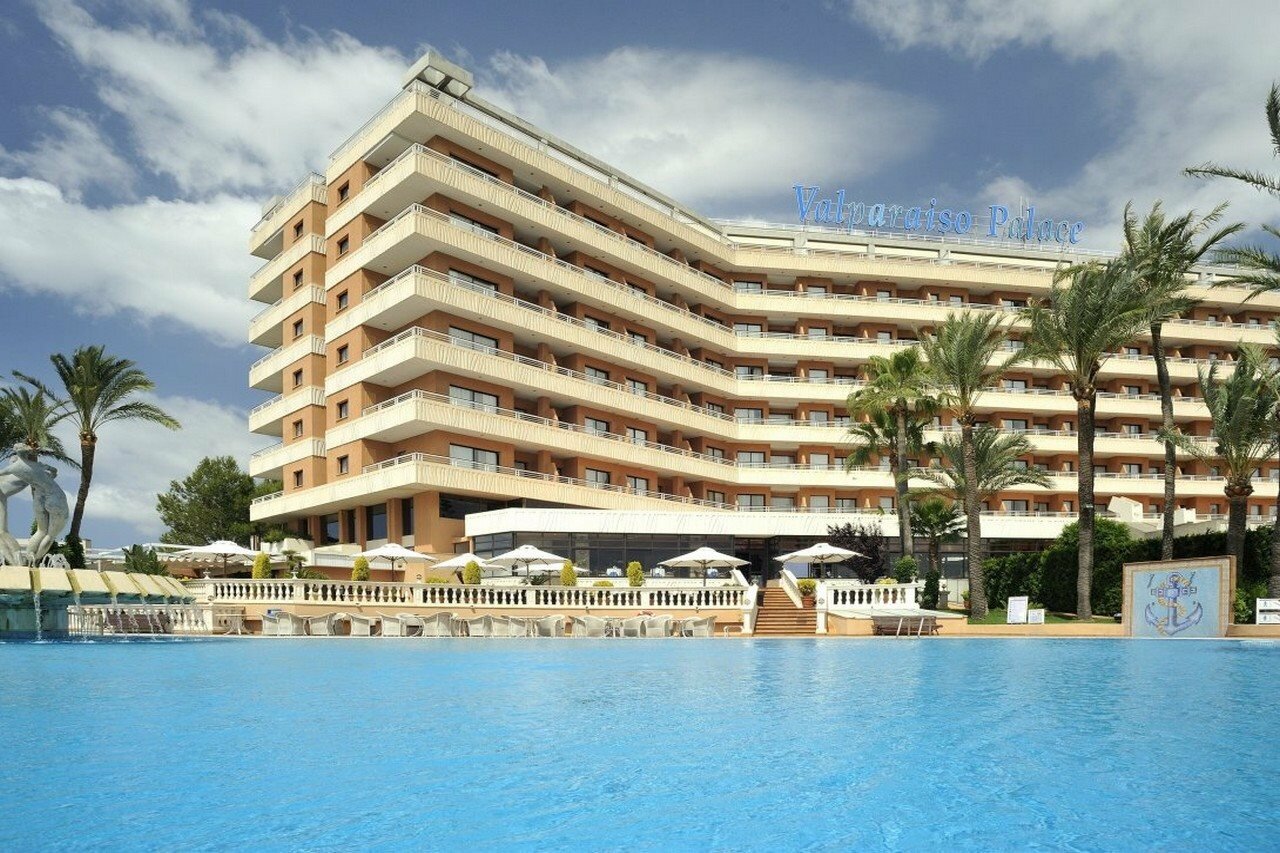 Фото отеля 1