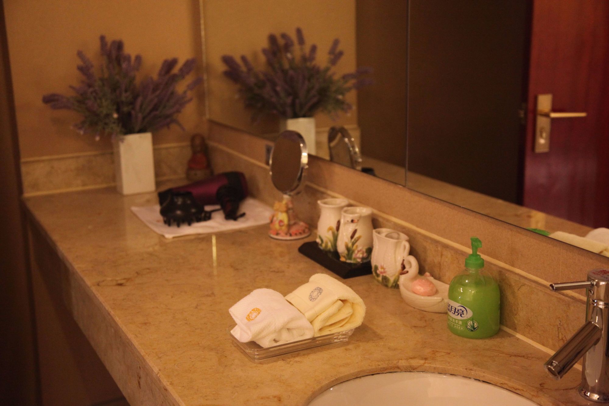 Фото Luoyang New Friendship Hotel