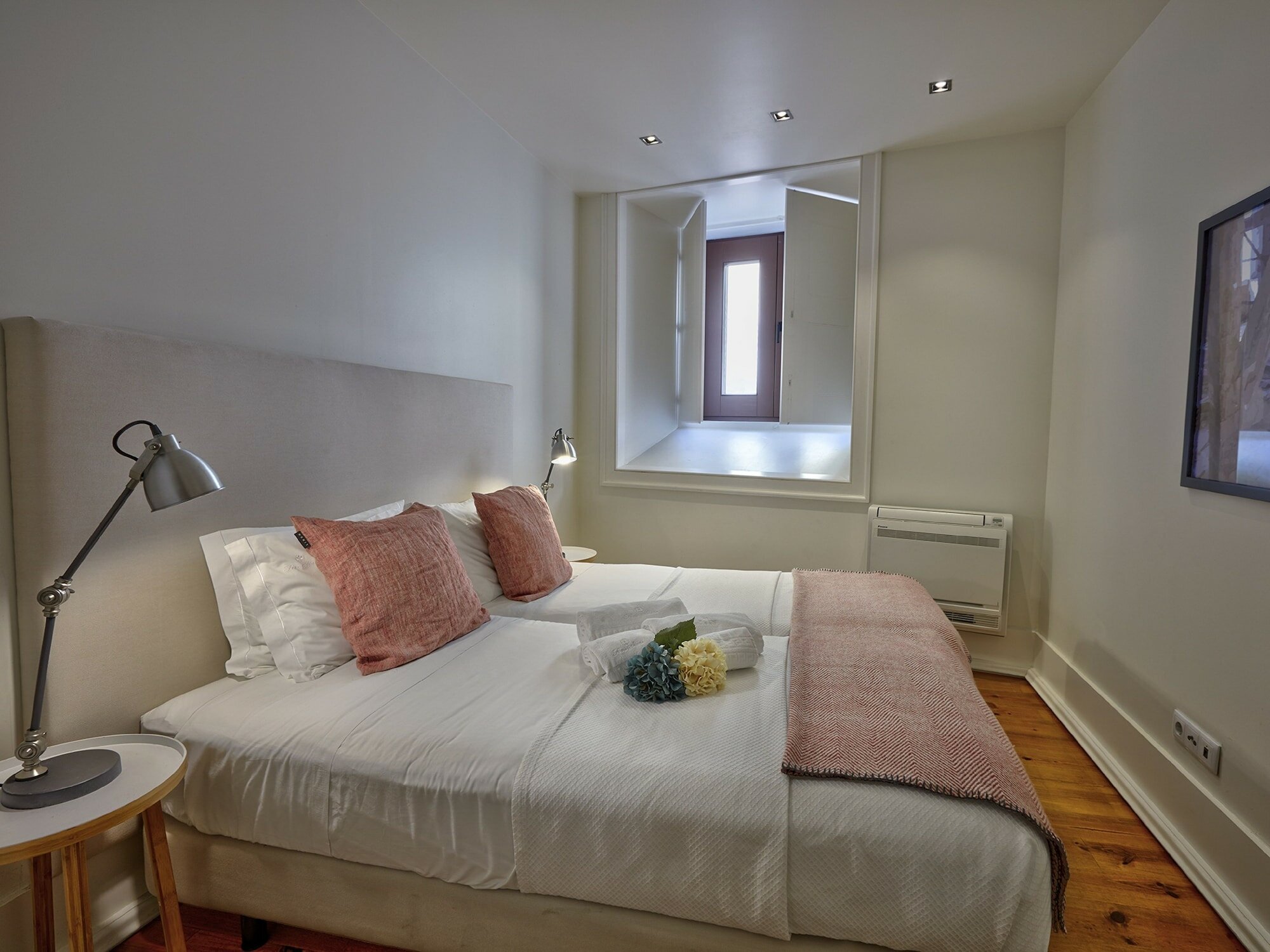 Фото Lisbon Canaan Boutique Apartments Gaivotas