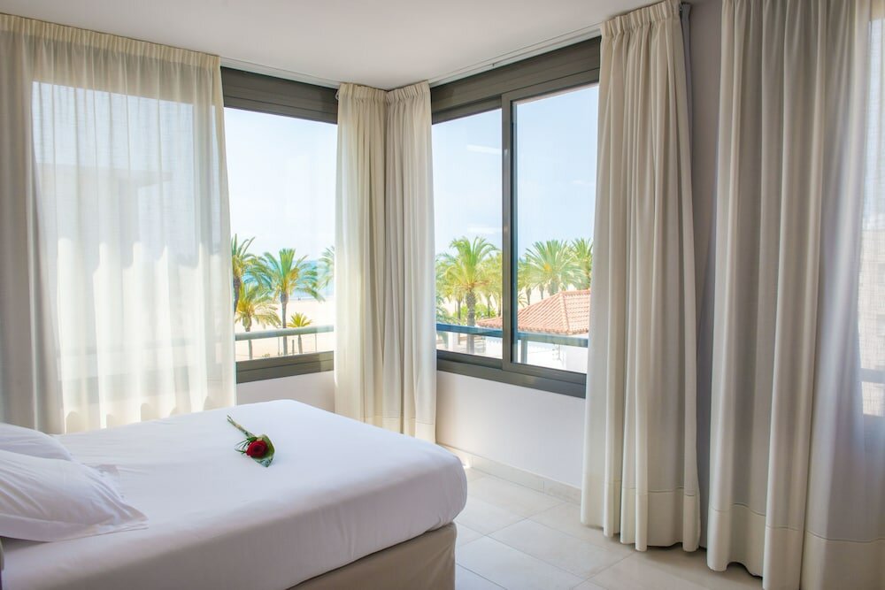 Фото Atenea Park Suites Apartaments