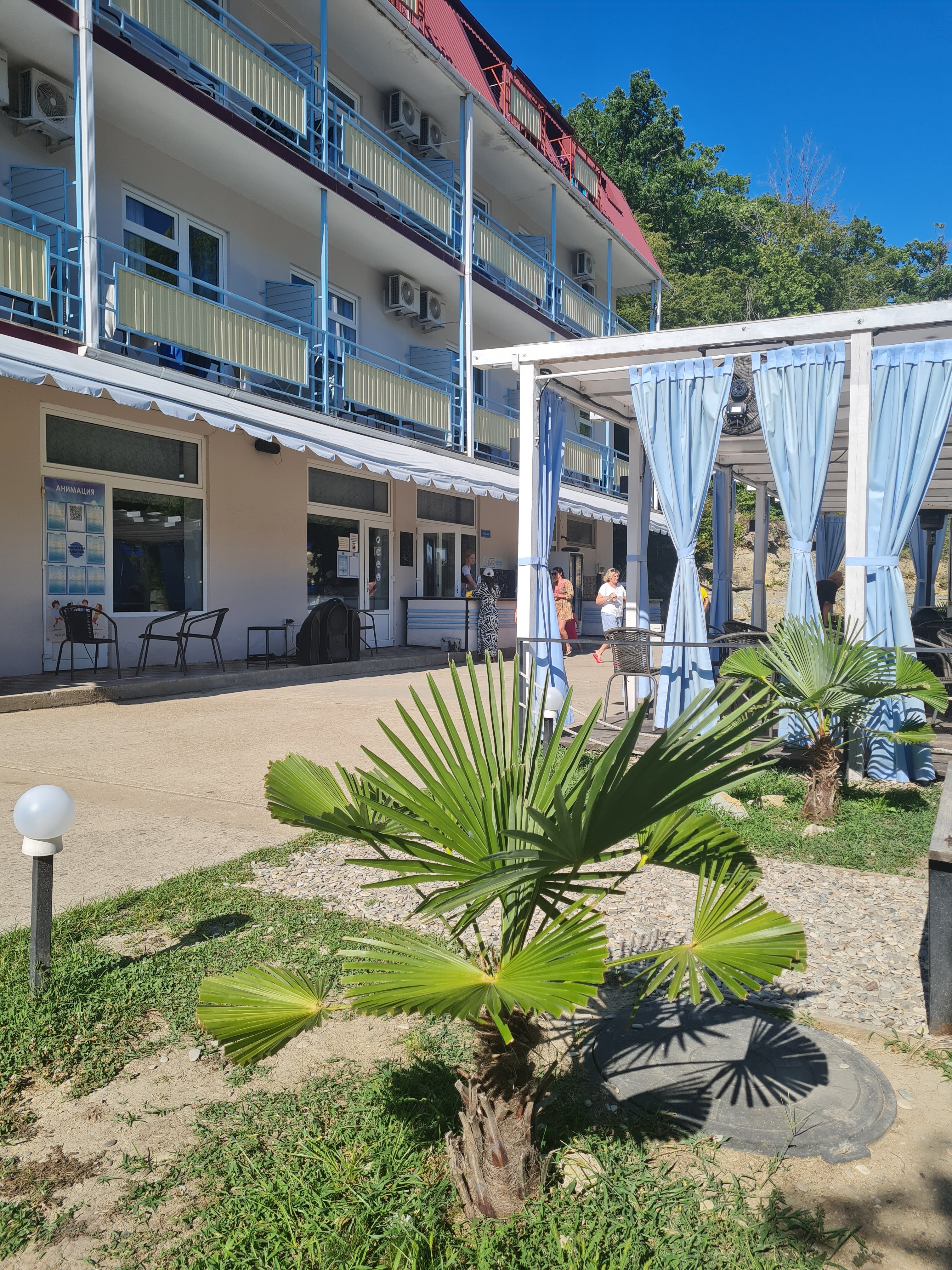 Фото отеля 1