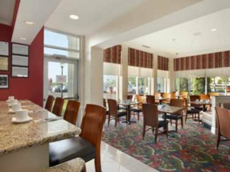 Фото Hilton Garden Inn West Edmonton