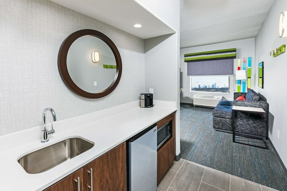 Фото Hampton Inn & Suites Dallas I-30 Cockrell Hill