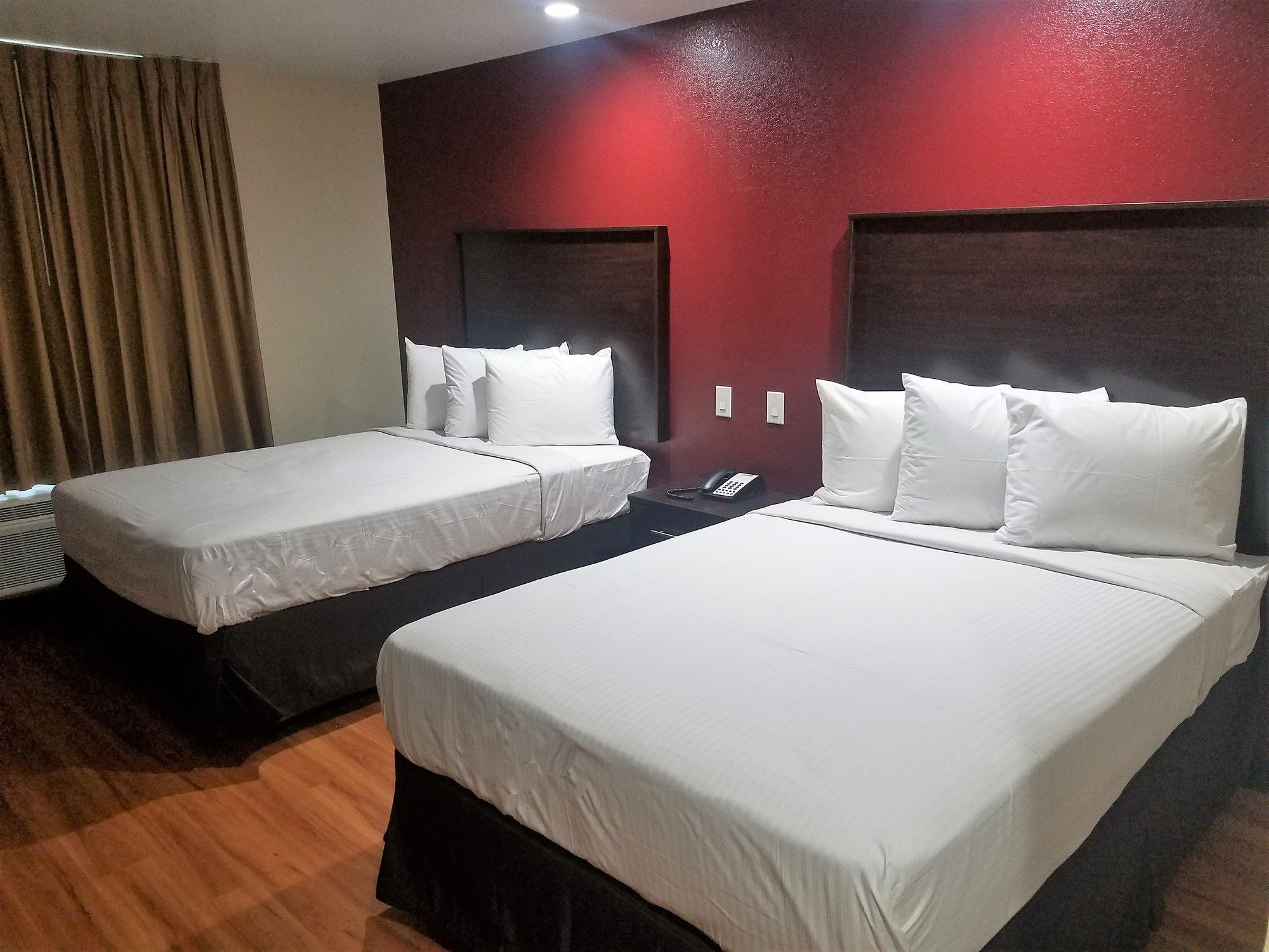 Фото Red Roof Inn Plus+ Fort Worth - Burleson