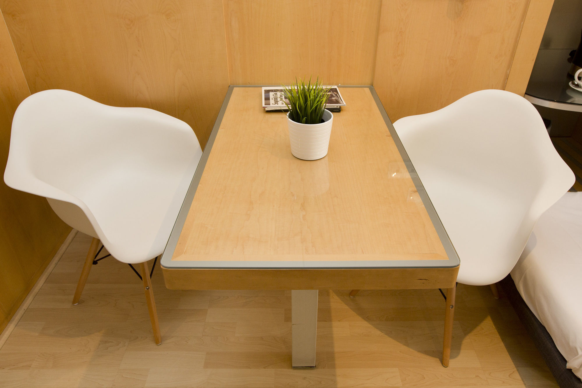 Фото You & Co. J. Botánico Boutique