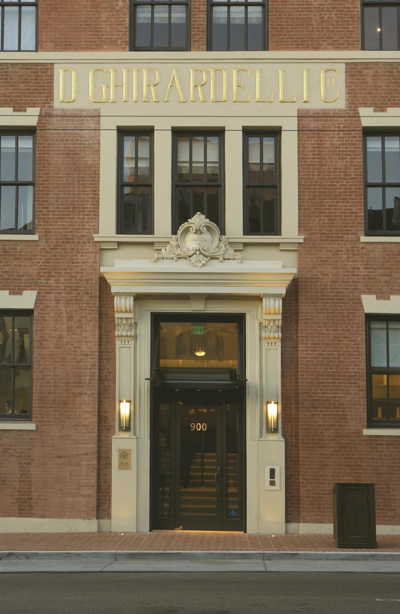 Фото Fairmont Heritage Place, Ghirardelli Square