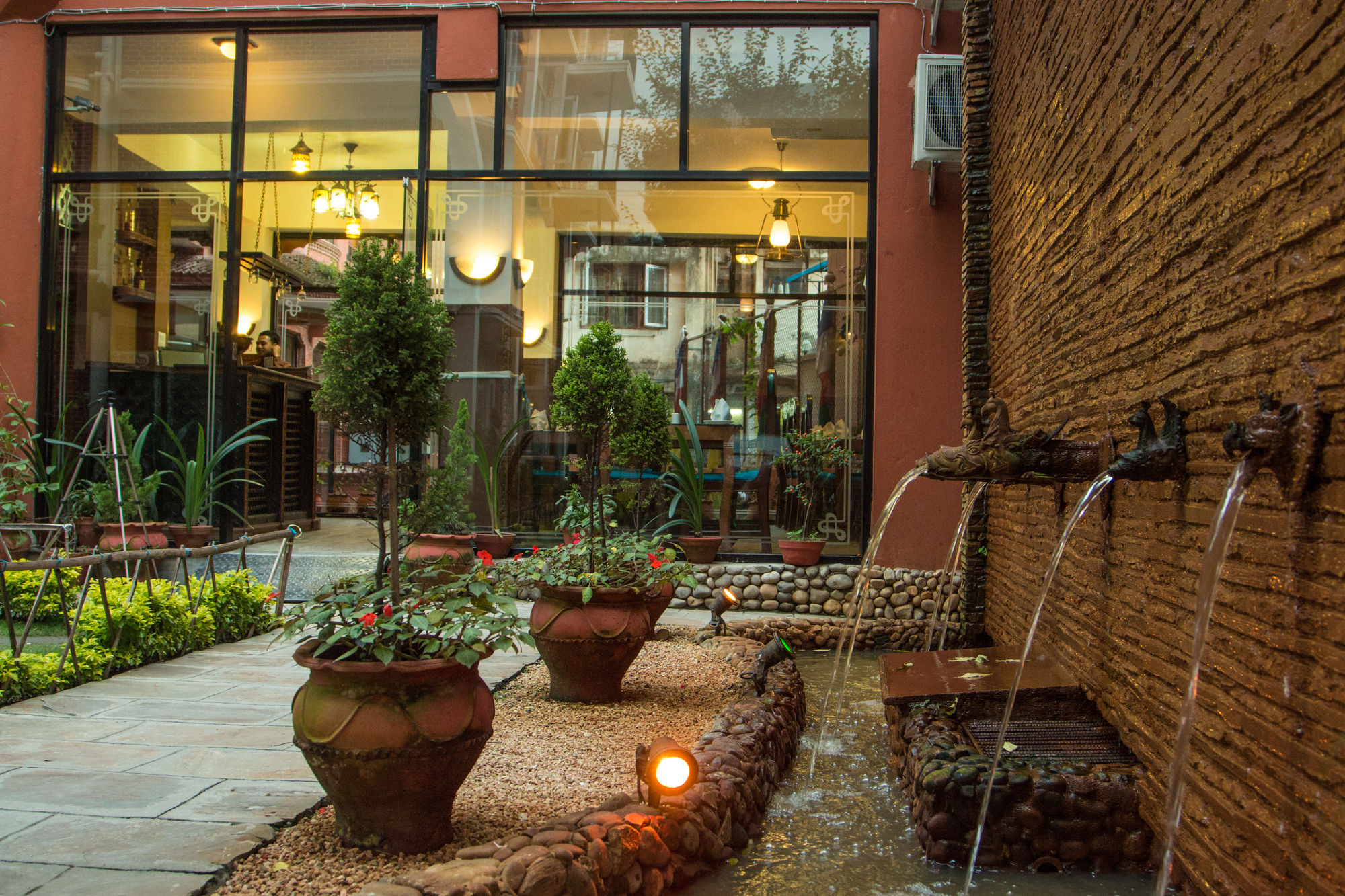 Фото Hotel Yukhang