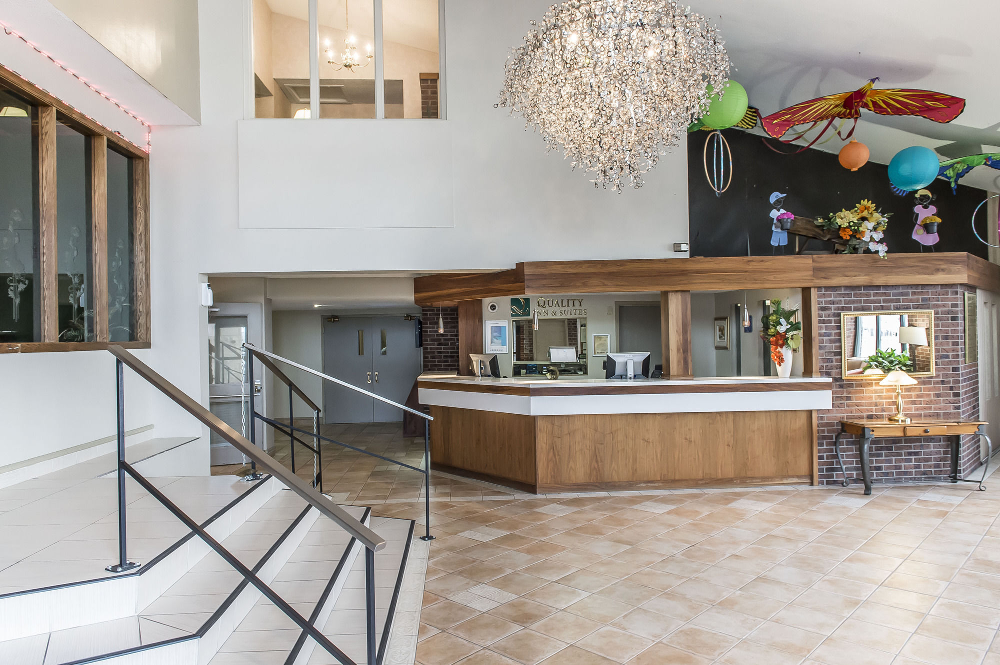 Фото Quality Inn & Suites & Conference Centre