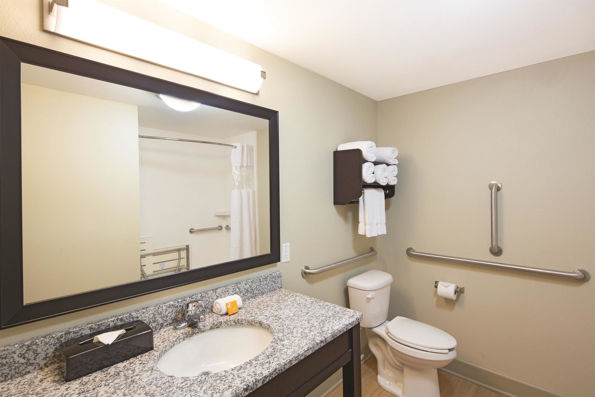 Фото La Quinta Inn & Suites by Wyndham Ocean City