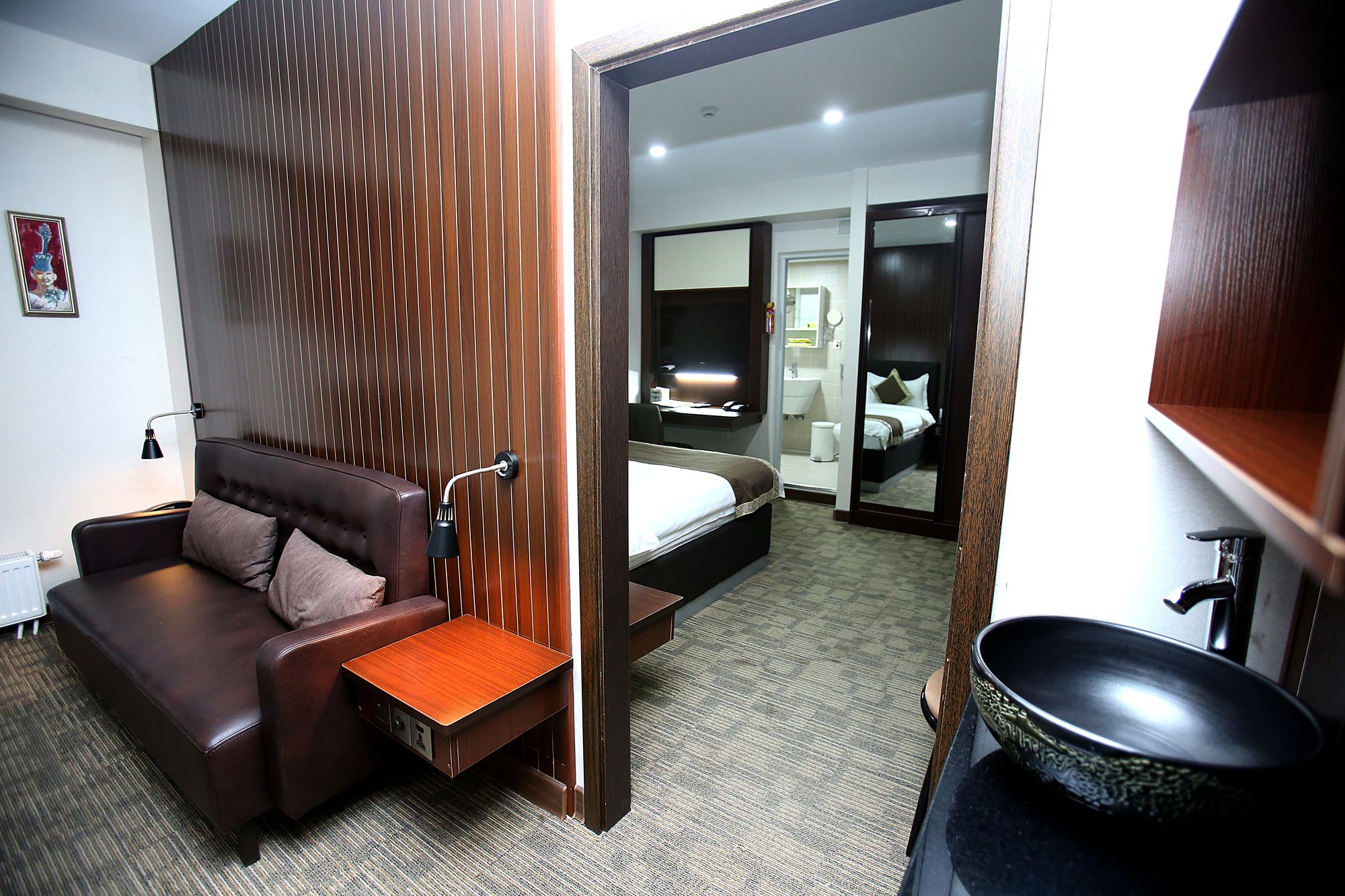 Фото Ub Inn hotel & gallery