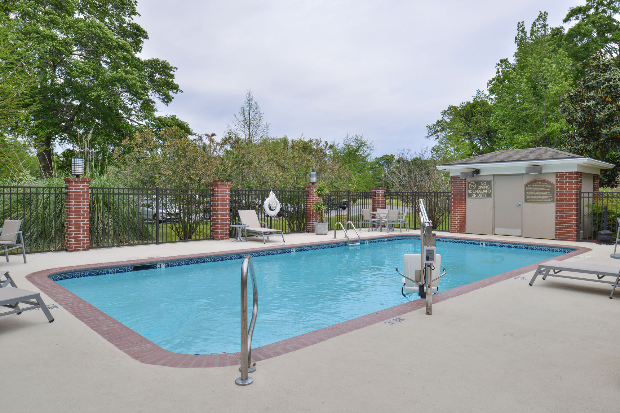 Фото Holiday Inn Express Hotel & Suites Lafayette, an Ihg Hotel