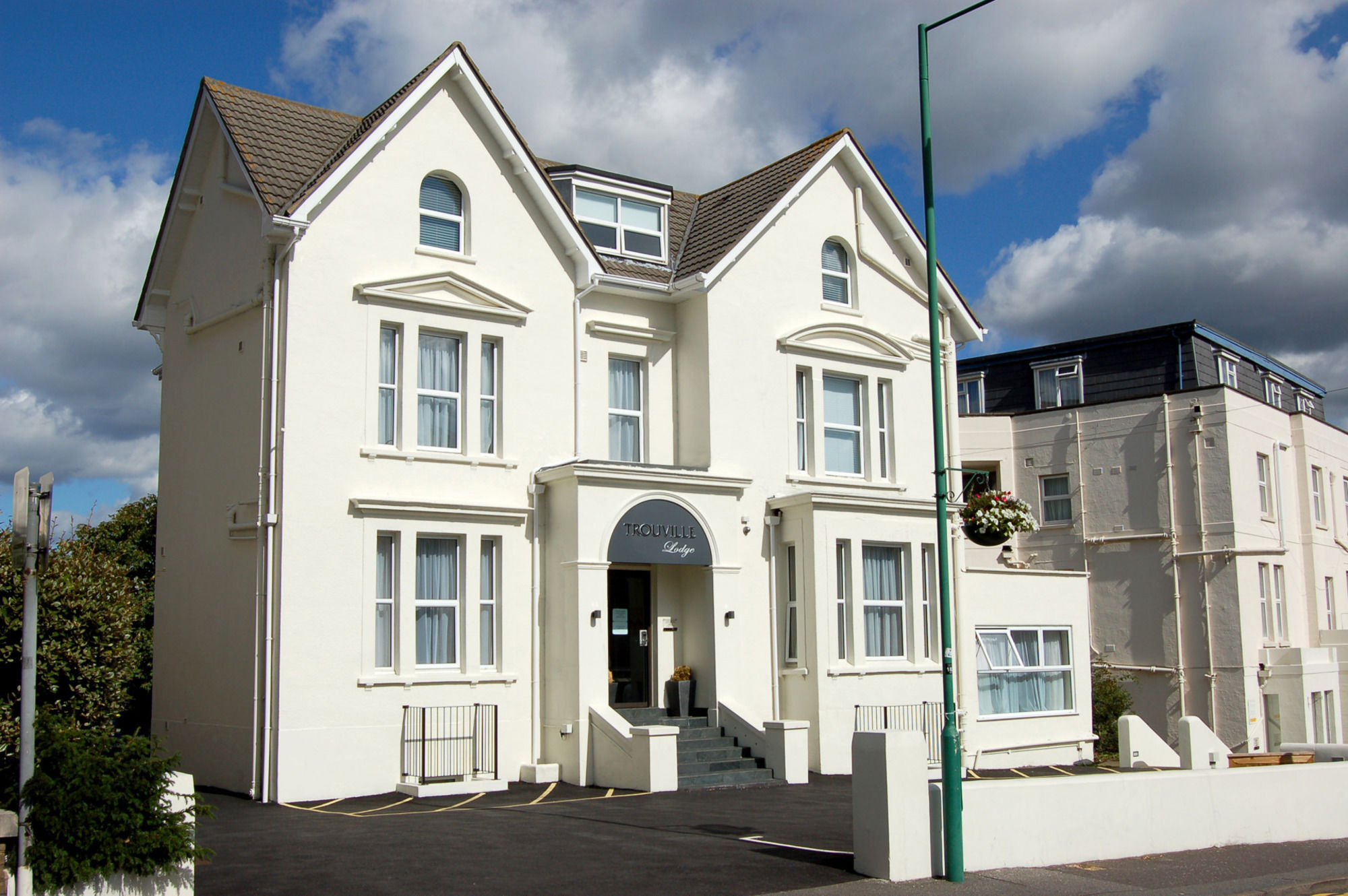 Фото The Trouville Hotel