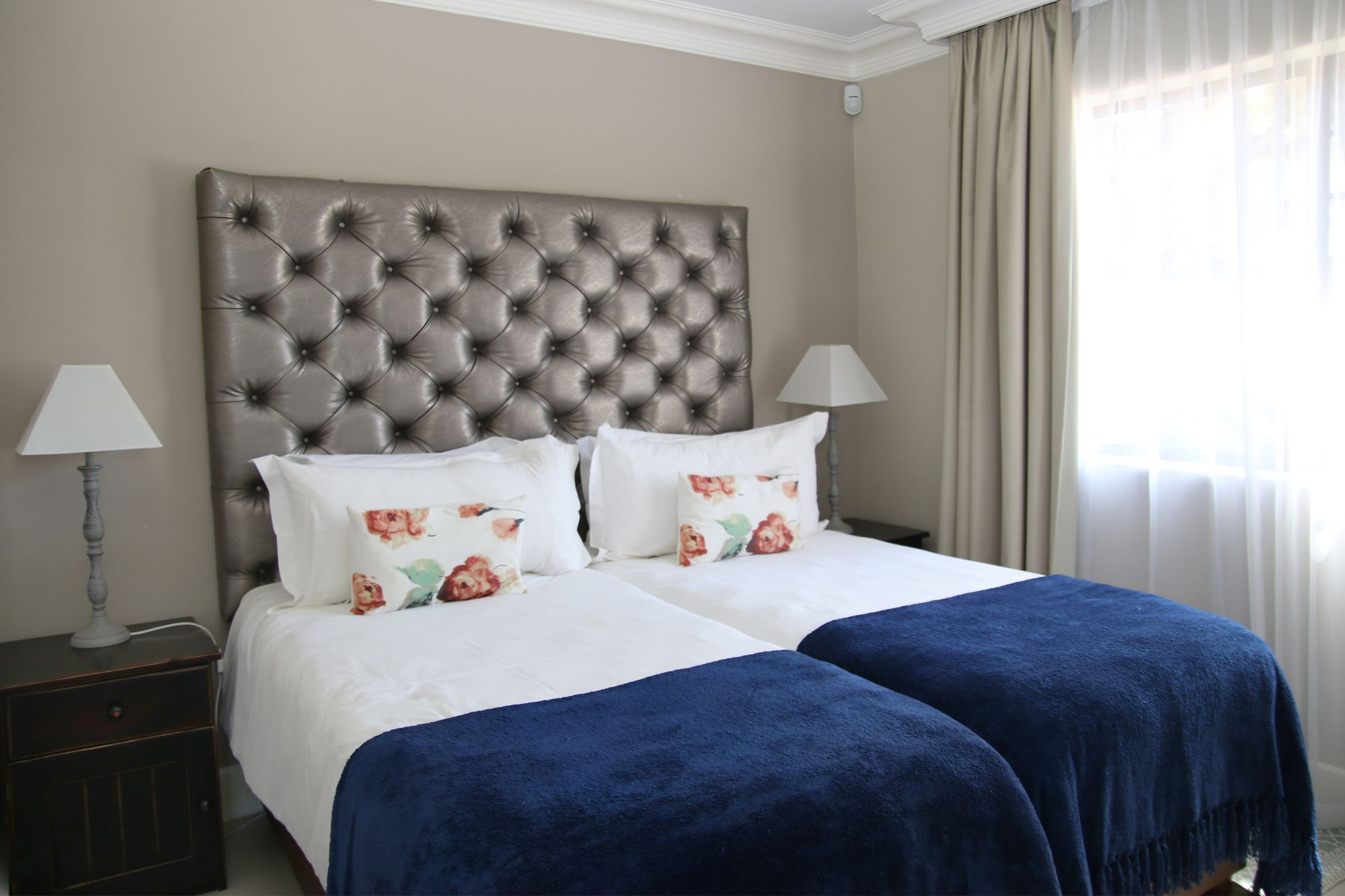 Фото On the Beach Guesthouse