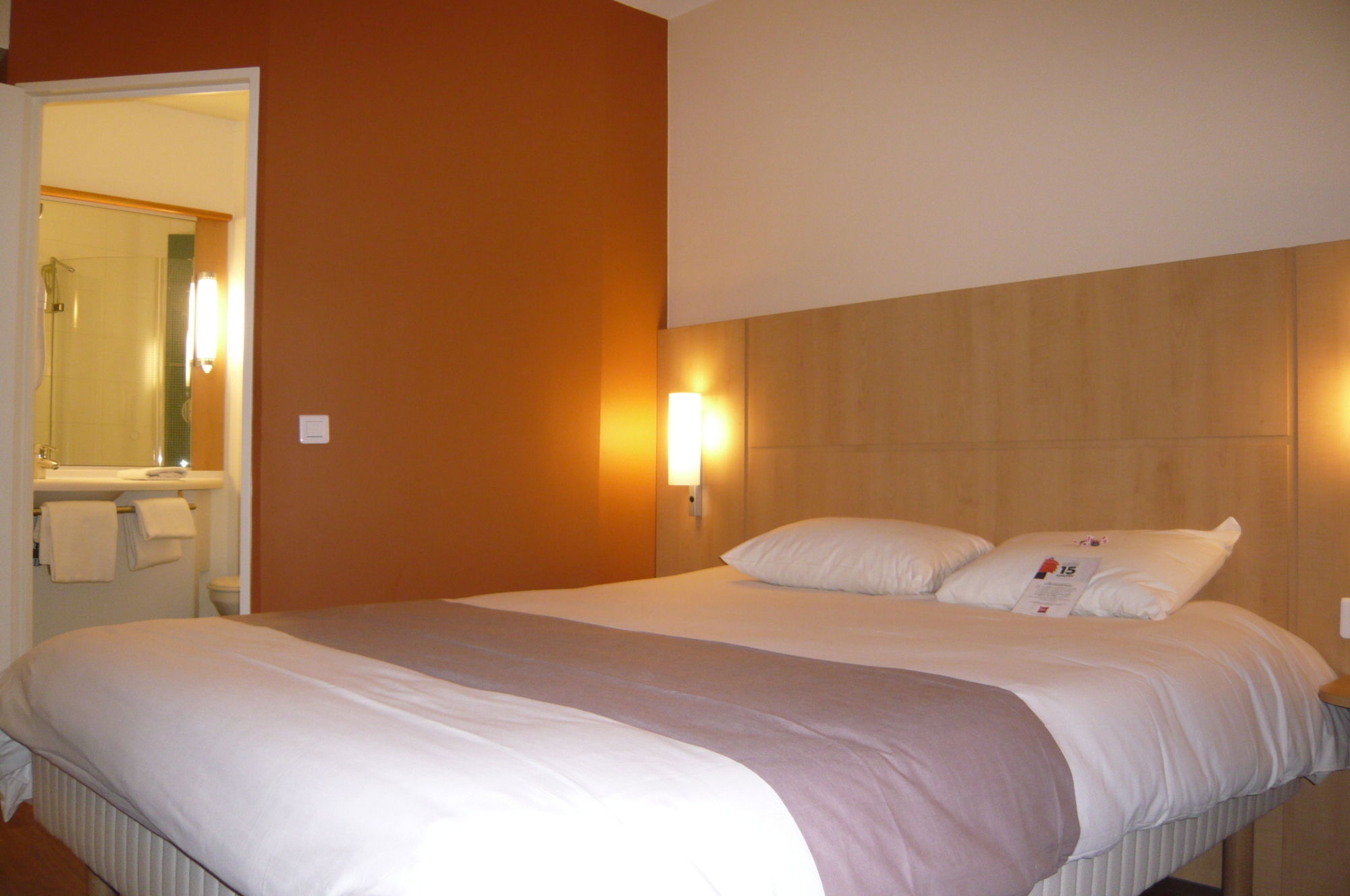 Фото Ibis Salon de Provence