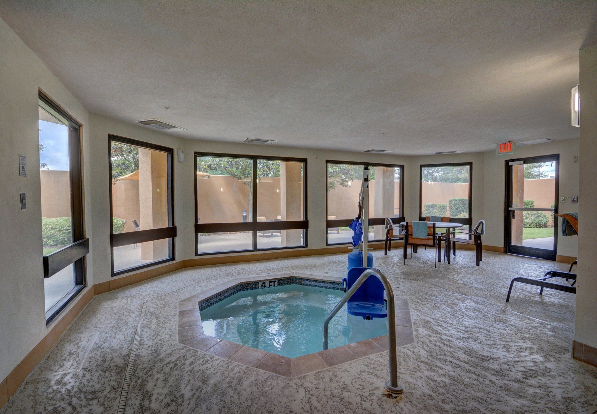 Фото Courtyard by Marriott Lafayette Airport