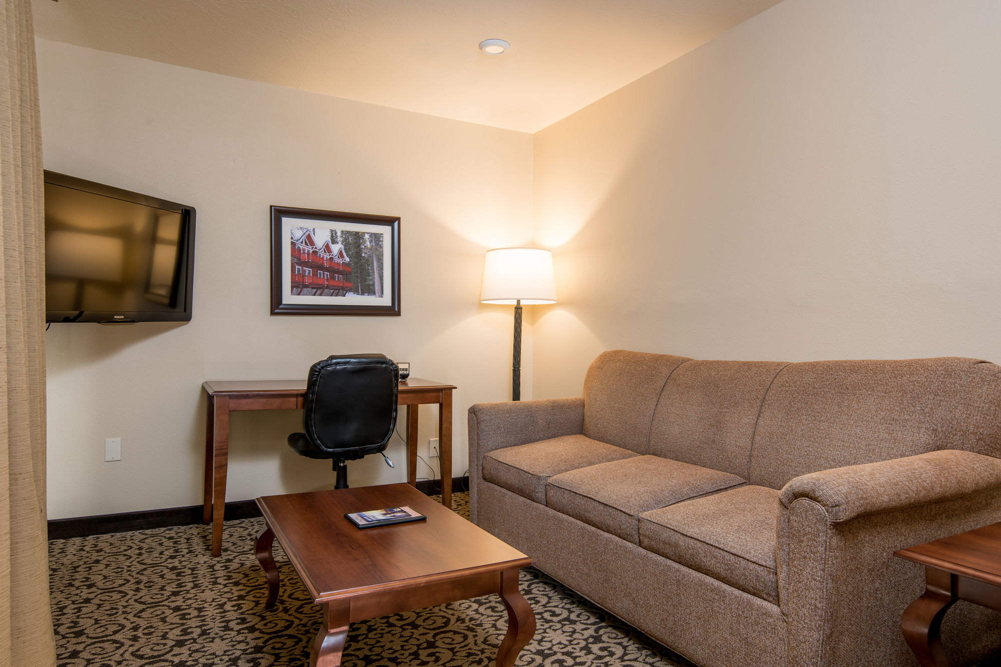 Фото Best Western Tyrolean Lodge