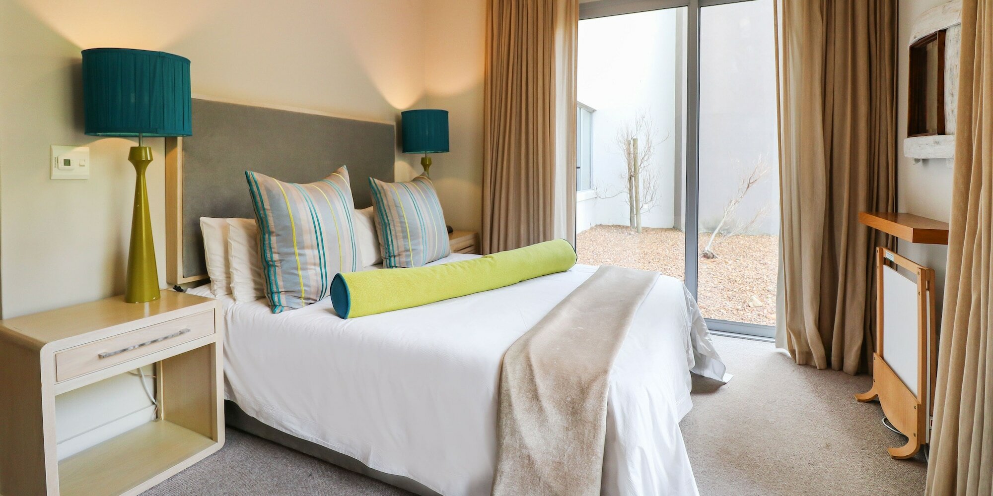 Фото The Crystal Apartments