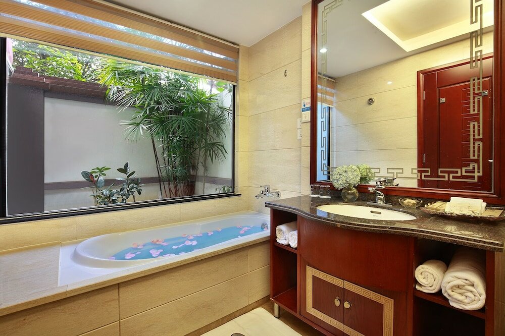 Фото Guilinyi Royal Palace