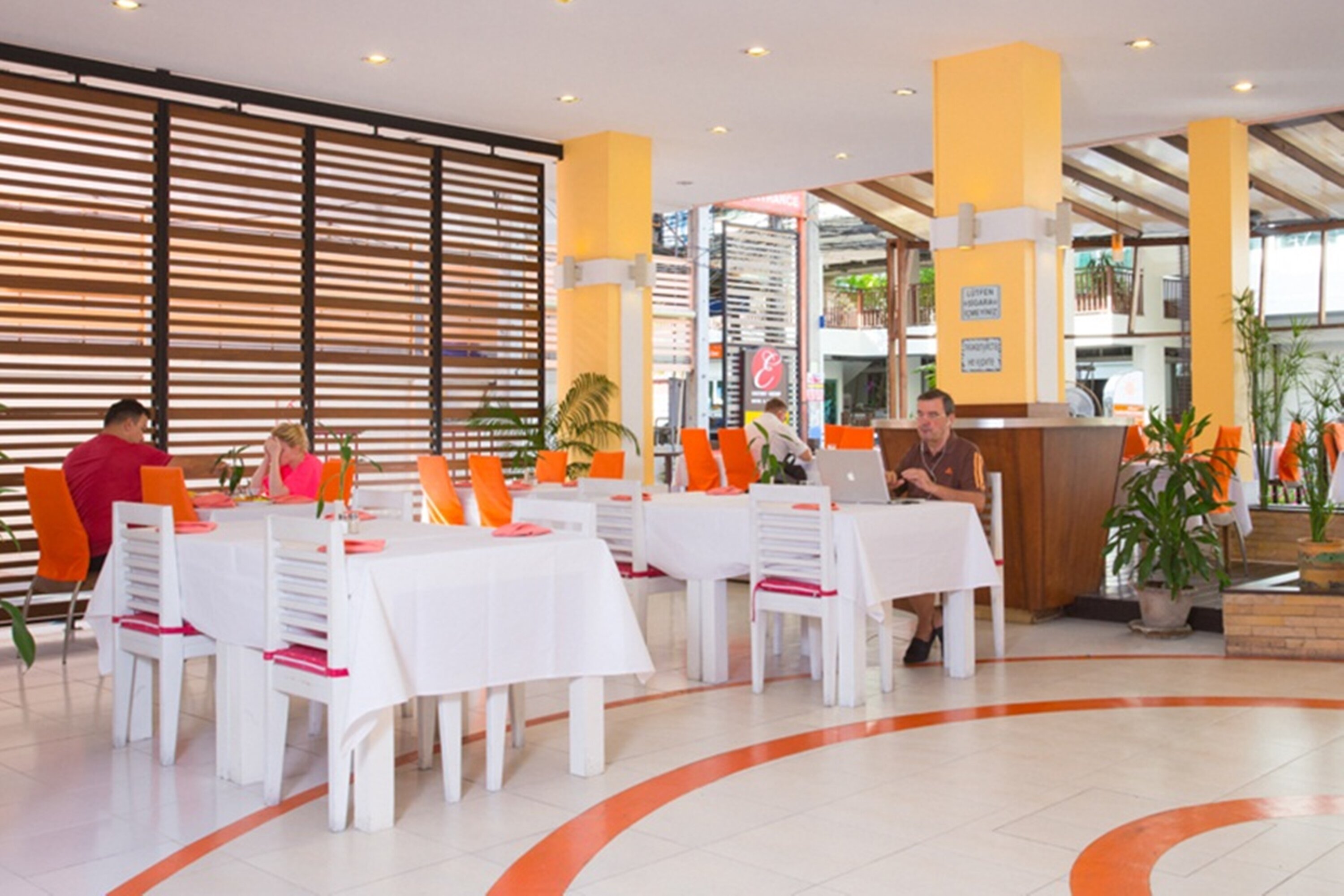 Фото Eastiny Plaza hotel