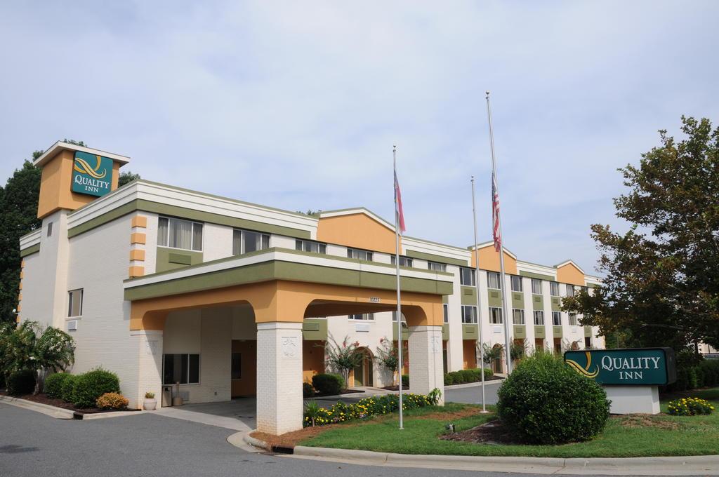 Фото Quality Inn Huntersville near Lake Norman