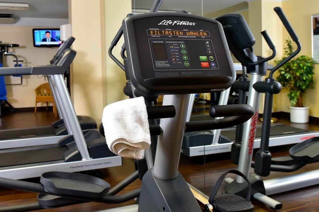 Фото Courtyard by Marriott Hamburg Airport