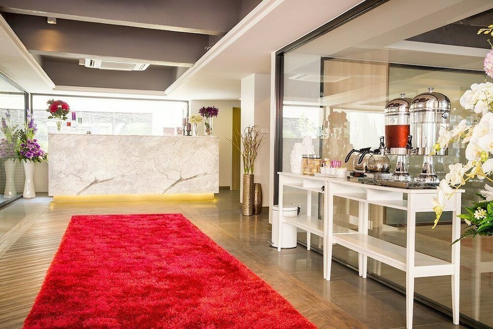 Фото Ratchada Point Hotel