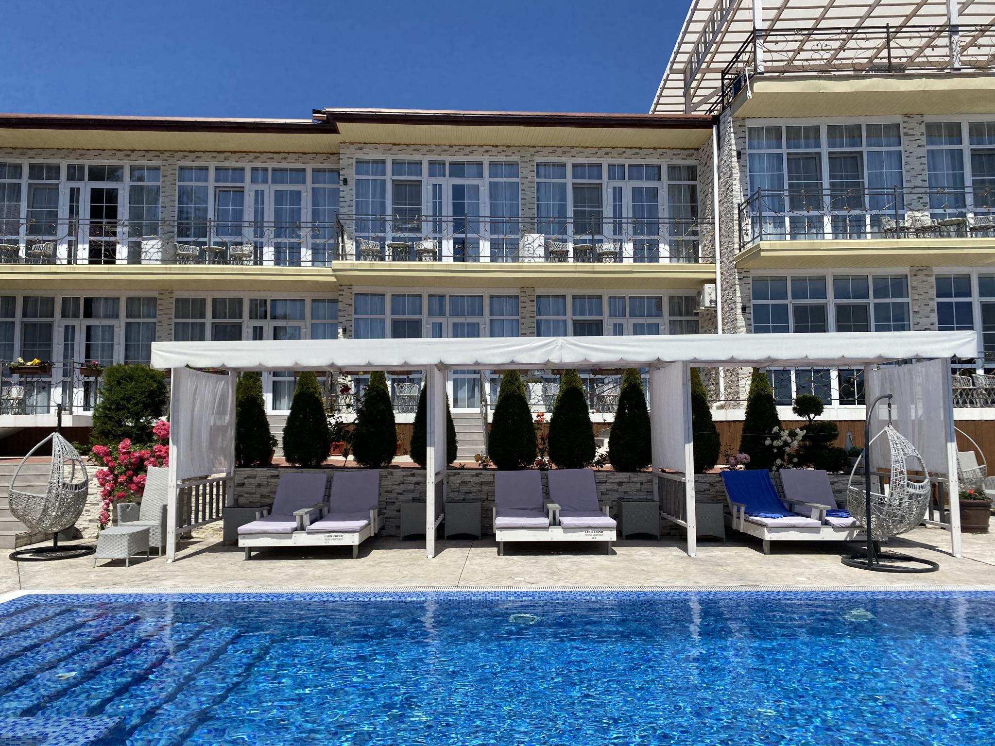 Фото Кромвель Вайт