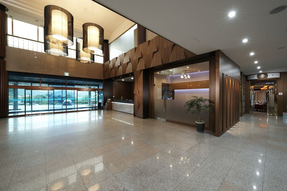 Фото Chuncheon Bears Hotel