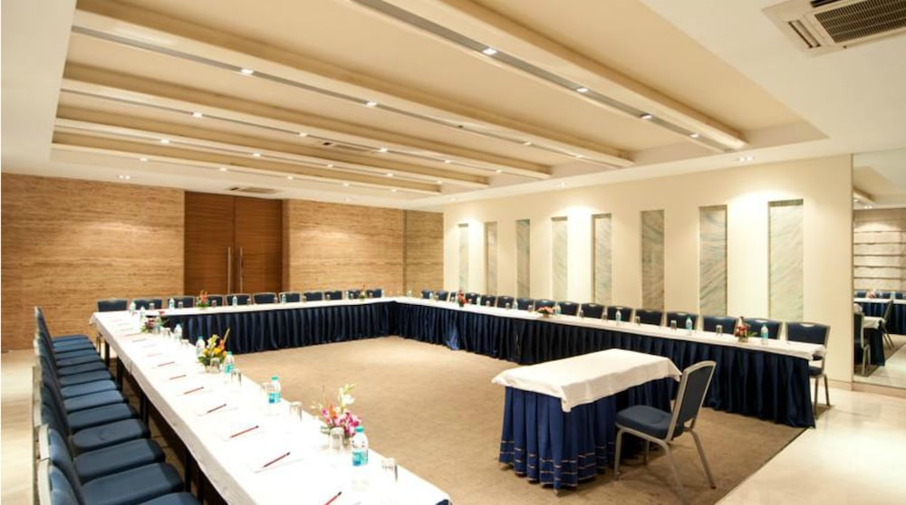 Фото Hotel Residency Andheri