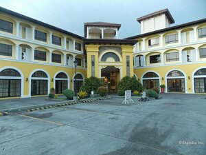 Гостиница Planta Centro Bacolod Hotel & Residences