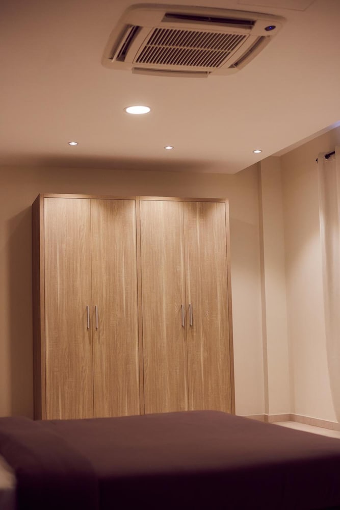 Фото Axis Suites