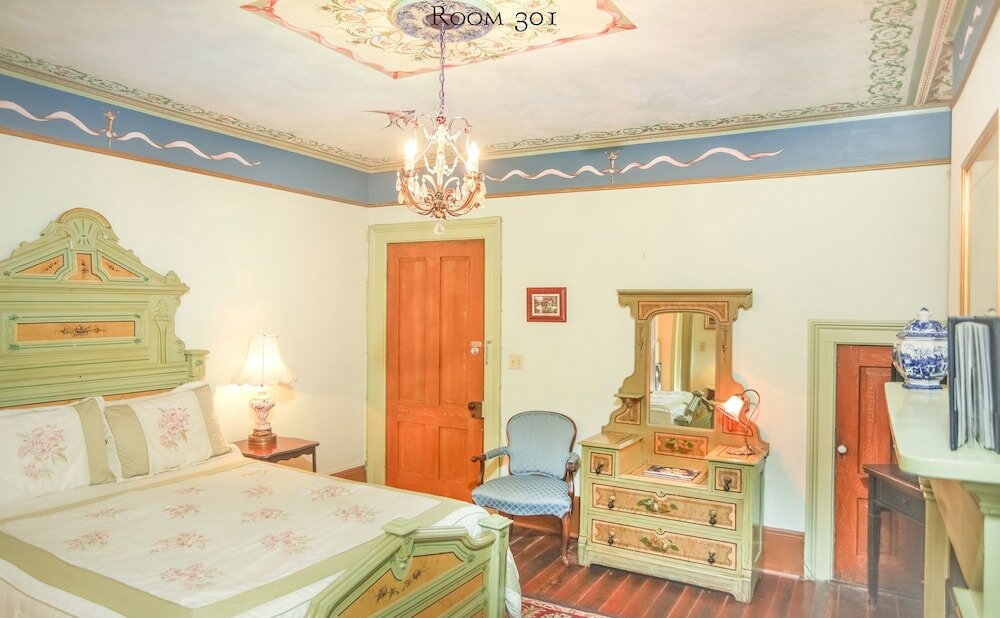 Фото 17Hundred90 Inn and Restaurant