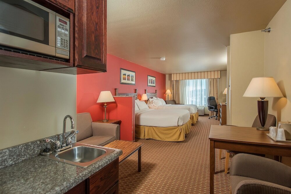 Фото Baymont Inn & Suites by Wyndham Sturgis