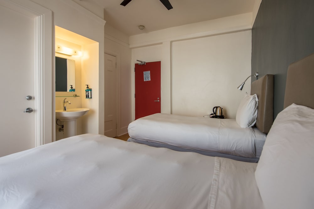 Фото The Herbert Hotel