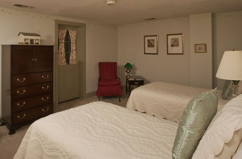 Фото Fairville Inn